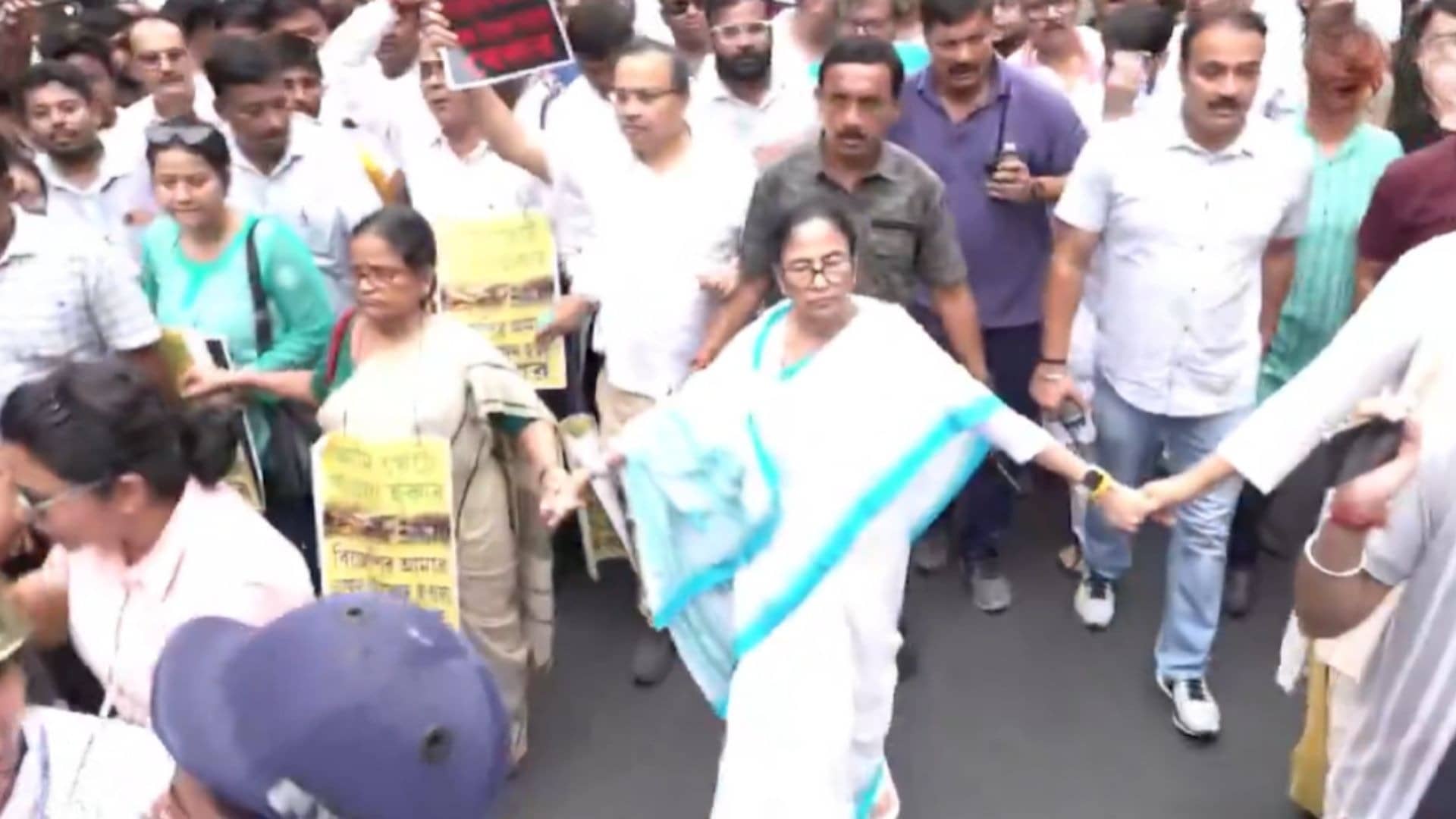 Mamata Banerjee Joins Protest