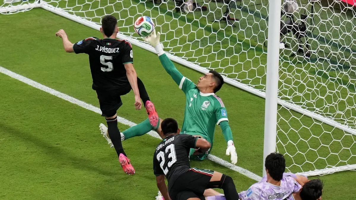 Mexico Become First Country To Reach FIFA World Cup Knockouts, Beat South Korea 1-0 Mexico qualify for FIFA World Cup RO32