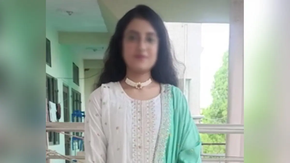 Mother Cites Twisha Sharma Case to Demand Probe into Mysterious Death of 18-Year-Old Competitive Exam Aspirant in Bhopal Mother Cites Twisha Sharma Case to Demand Probe into Mysterious Death of 18-Year-Old Competitive Exam Aspirant in Bhopal