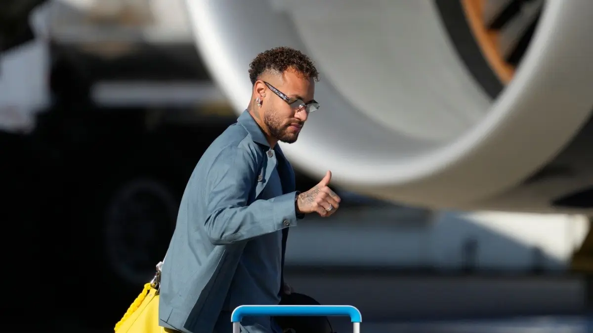 Neymar Ruled Out Of Brazil's Final FIFA World Cup Warm-Up Against Egypt As Recovery Race Continues Neymar gives a thumbs up as he disembarks at Newark Liberty International Airport in Newark