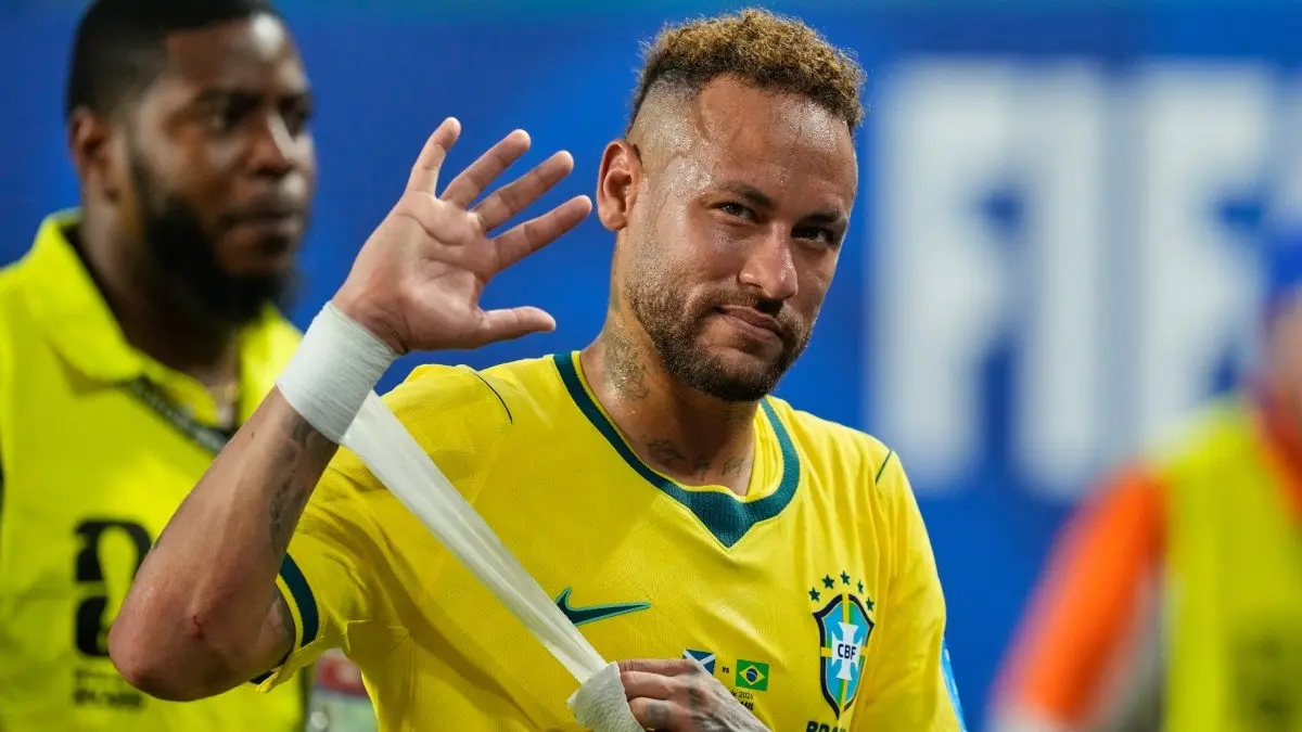 Neymar Ends 981-Day Injury Absence With Emotional Brazil Return, Heartfelt Four Word Post Breaks Internet Neymar waves to fans after Brazil return