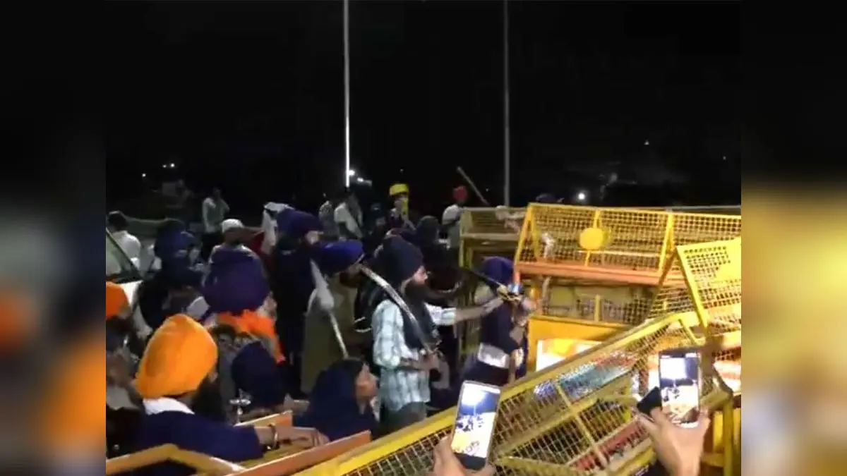 Nihang Jatha Stopped At Uttarakhand Border, Demand Action Against Police Officials Over Karnaprayag Incident Nihang Jatha Stopped At Uttarakhand Border, Demand Action Against Police Officials Over Karnaprayag Incident
