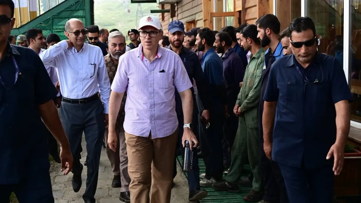 Omar Abdullah Reopens Gulmarg Gondola After Month-Long Closure, Assures Safety Protocols Omar Abdullah Reopens Gulmarg Gondola After Month-Long Closure, Assures Safety Protocols