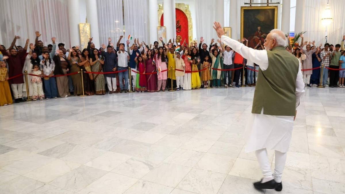PM Modi In France: Diaspora Gives Prime Minister Heartwarming Welcome In Nice With Kathak, Odissi & Bharatanatyam