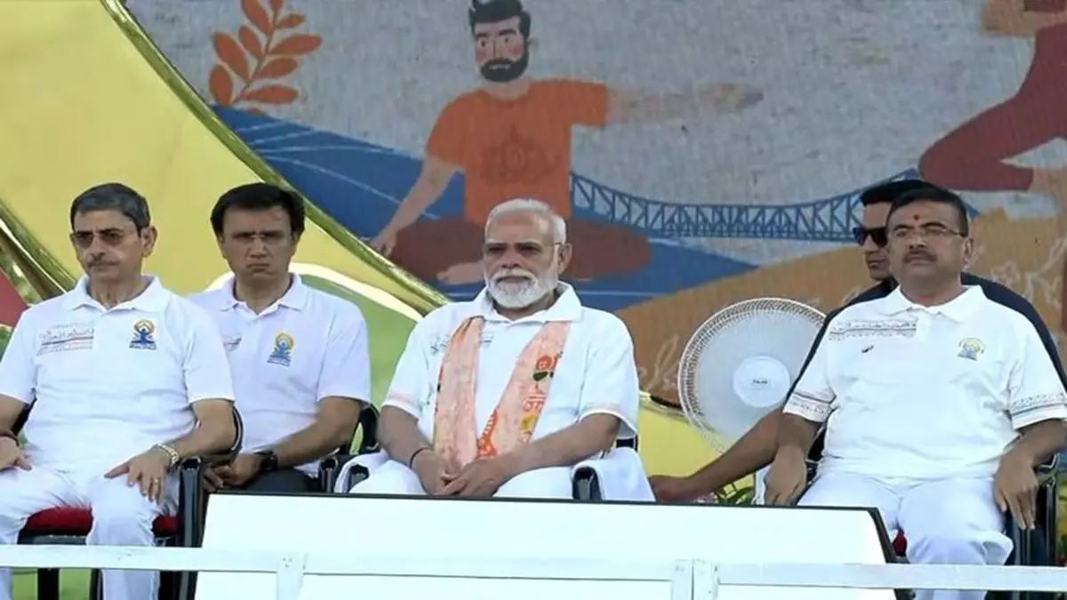 PM Modi Joins Mass Yoga At Kolkata's Red Road On International Yoga Day As Theme Focuses On Lifespan Wellness PM Modi Joins Mass Yoga At Kolkata's Red Road On International Yoga Day As Theme Focuses On Lifespan Wellness