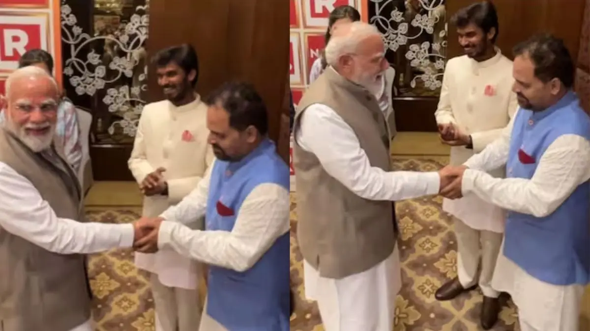 'पंचायत सुनता है ना?', जब रिपब्लिक के समिट में बिनोद और बनराकस से मिले PM मोदी, पूछ लिया कुछ ऐसा, जोरदार लगे ठहाके- VIDEO PM Modi Met Ashok Pathak Durgesh Kumar