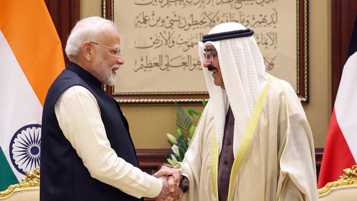 PM Modi Speaks to Kuwaiti Amir: Calls for Peace & Safety of Indians