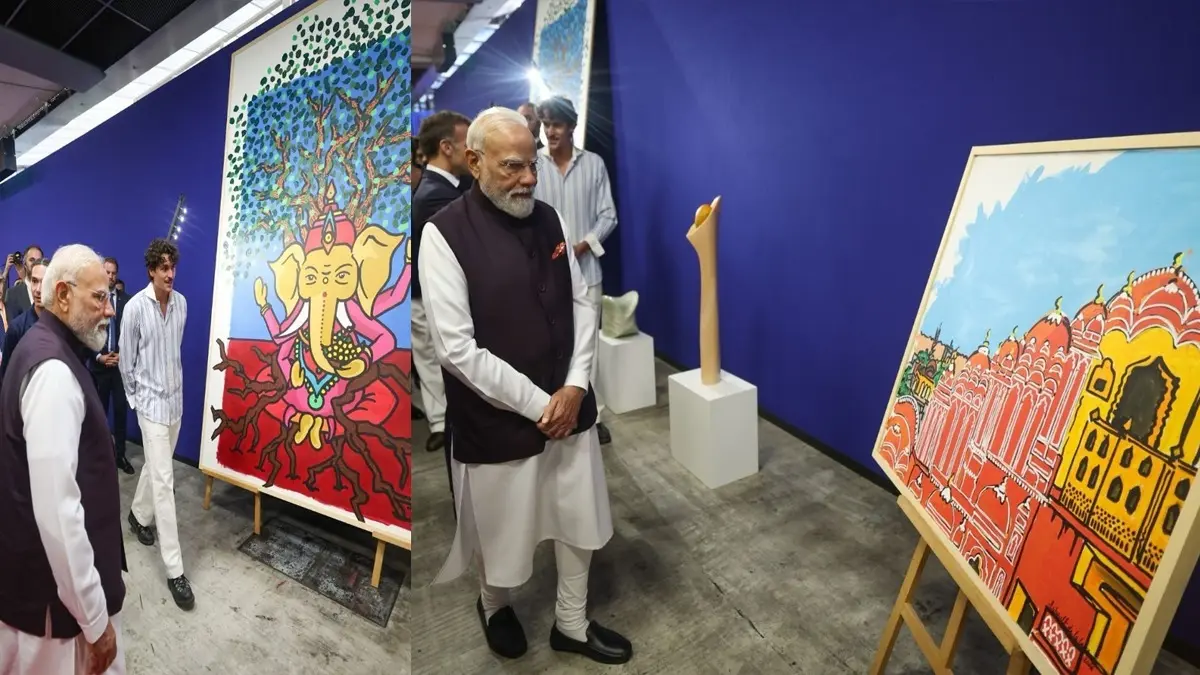PM Modi Visits Art Exhibition in France with Macron; Views India-Inspired Artworks by Artists in France | WATCH PM Modi Visits Art Exhibition in France with Macron; Views India-Inspired Artworks by Artists in France