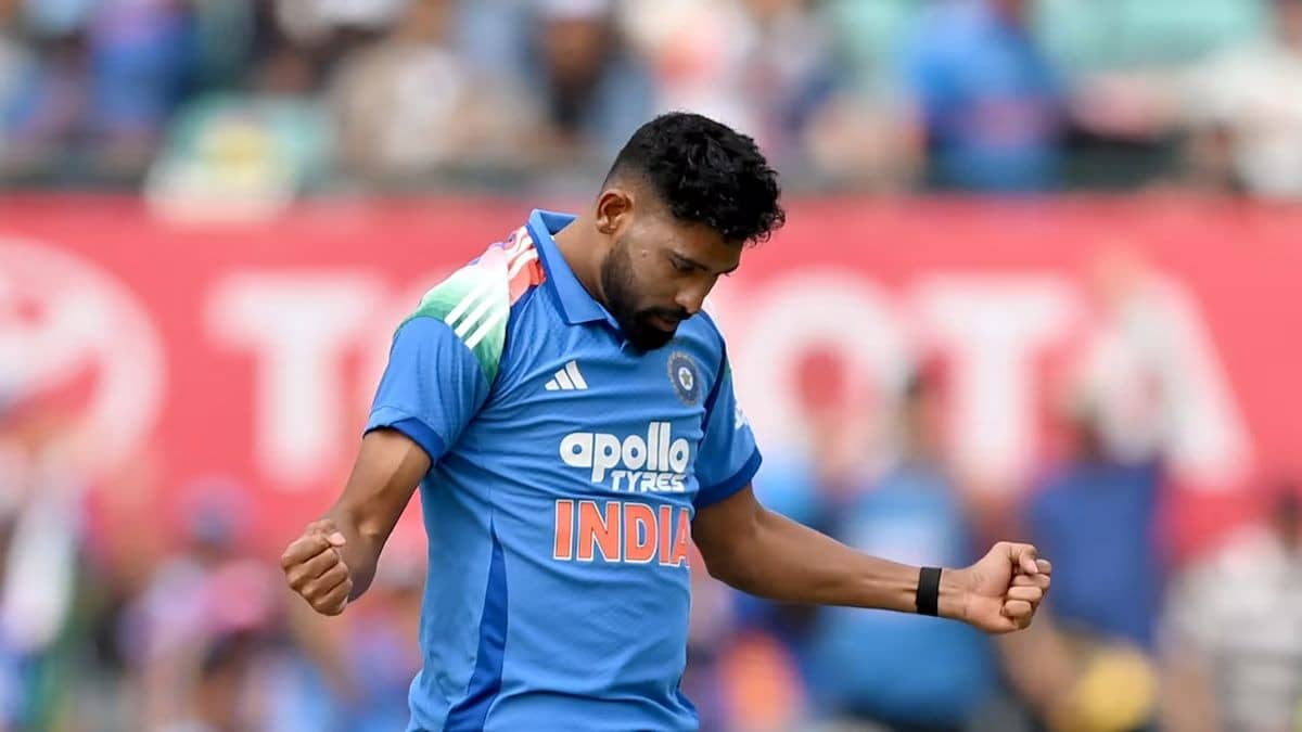 IND vs ENG: टीम इंडिया को बड़ा झटका, आयरलैंड-इंग्लैंड टी20 सीरीज से मोहम्मद सिराज बाहर; BCCI ने इस घातक गेंदबाज को दिया मौका
