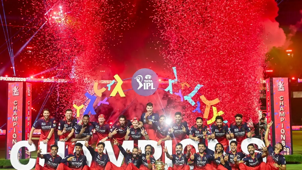 Man Struck On Head With Bottle During RCB's Historic IPL Title Celebrations At Bengaluru Pub, Investigation Underway RCB players celebrate IPL title
