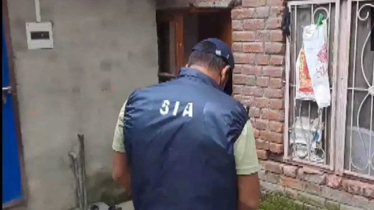 SIA Kashmir Executes Proclamation Against Absconding Accused, Intensifies Crackdown On Pakistan-Backed Narco-Terror Syndicate SIA Kashmir Executes Proclamation Against Absconding Accused, Intensifies Crackdown On Pakistan-Backed Narco-Terror Syndicate