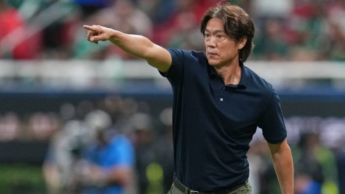 South Korea coach Hong Myung-bo