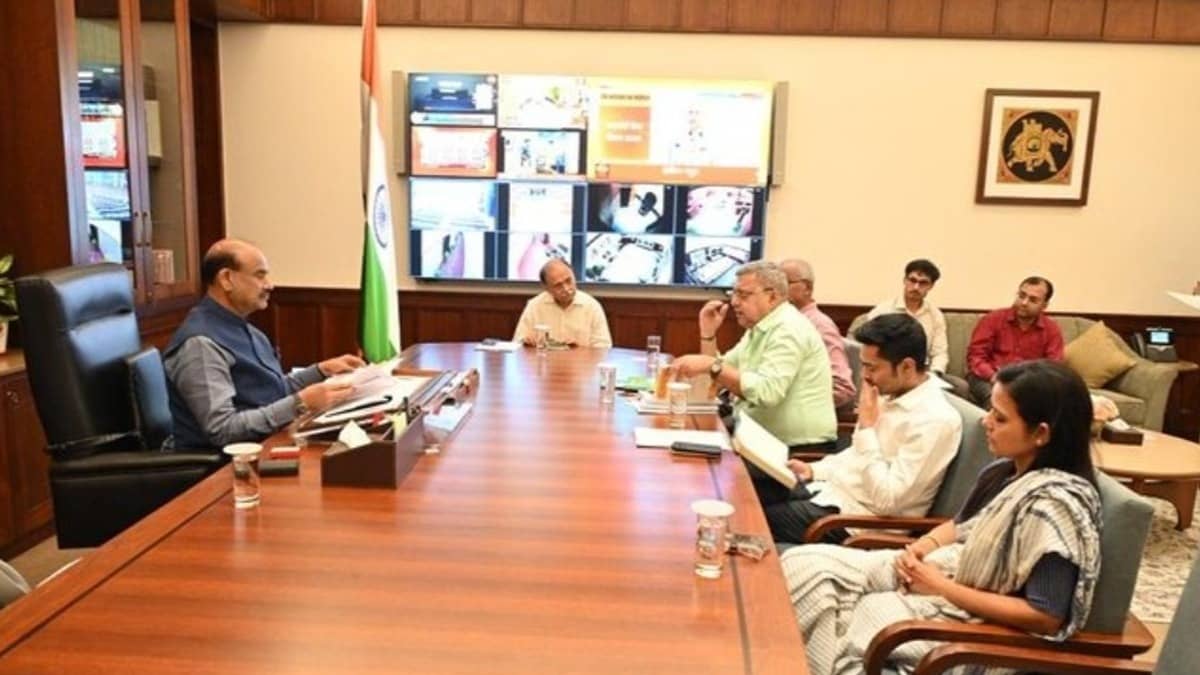 TMC Delegation Led by Abhishek Banerjee Meets Lok Sabha Speaker Over Rebel MPs' Demands