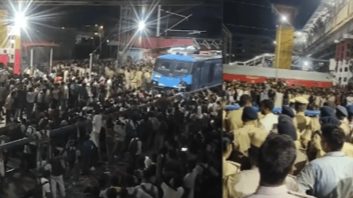Trains Halted, Coaches Vandalised As Student Protest Turns Violent At Bihar's Patliputra Railway Station Trains Halted, Coaches Vandalised As Student Protest Turns Violent At Bihar's Patliputra Railway Station