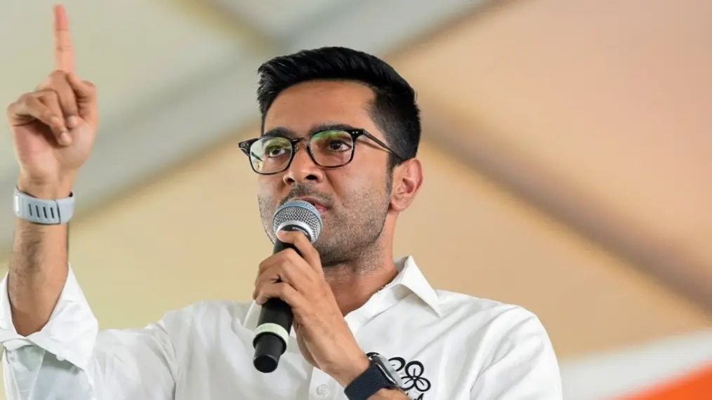 TMC's Abhishek Banerjee Summoned Again by Bengal CID After 5.5-Hour Questioning in Signature Forgery Case: Reports TMC's Abhishek Banerjee Summoned Again by Bengal CID on June 14 After 5.5-Hour Questioning in Signature Forgery Case: Reports
