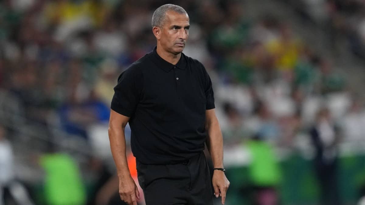 Tunisia NT head coach Sabri Lamouchi