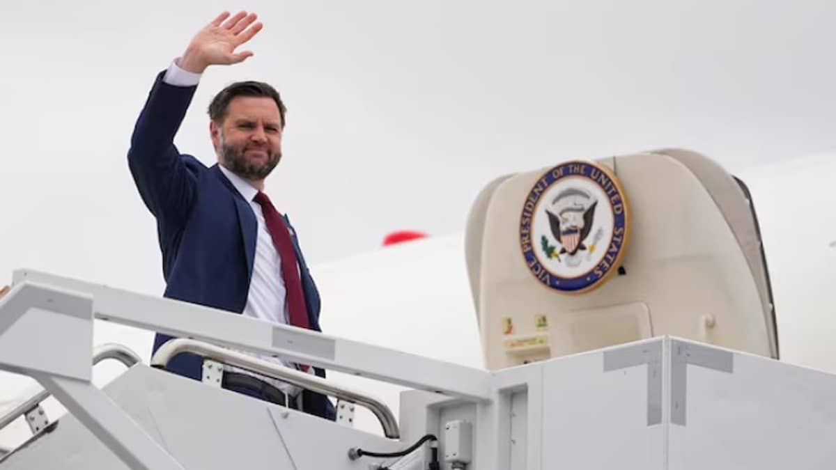 US VP JD Vance Lands in Switzerland for High-Stakes Iran Nuclear Talks Amid Trump Threatening Tolls in Hormuz