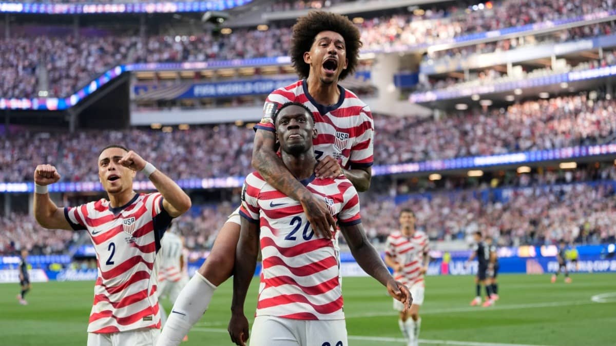 USA's Folarin Balogun celebrates after scoring against Paraguay