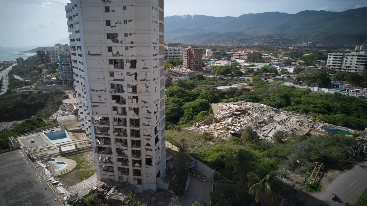 Venezuela Earthquakes Kill At Least 188, Over 200 Trapped As Rescue Teams Search Rubble Venezuela Earthquakes Kill At Least 188, Over 200 Trapped As Rescue Teams Search Rubble