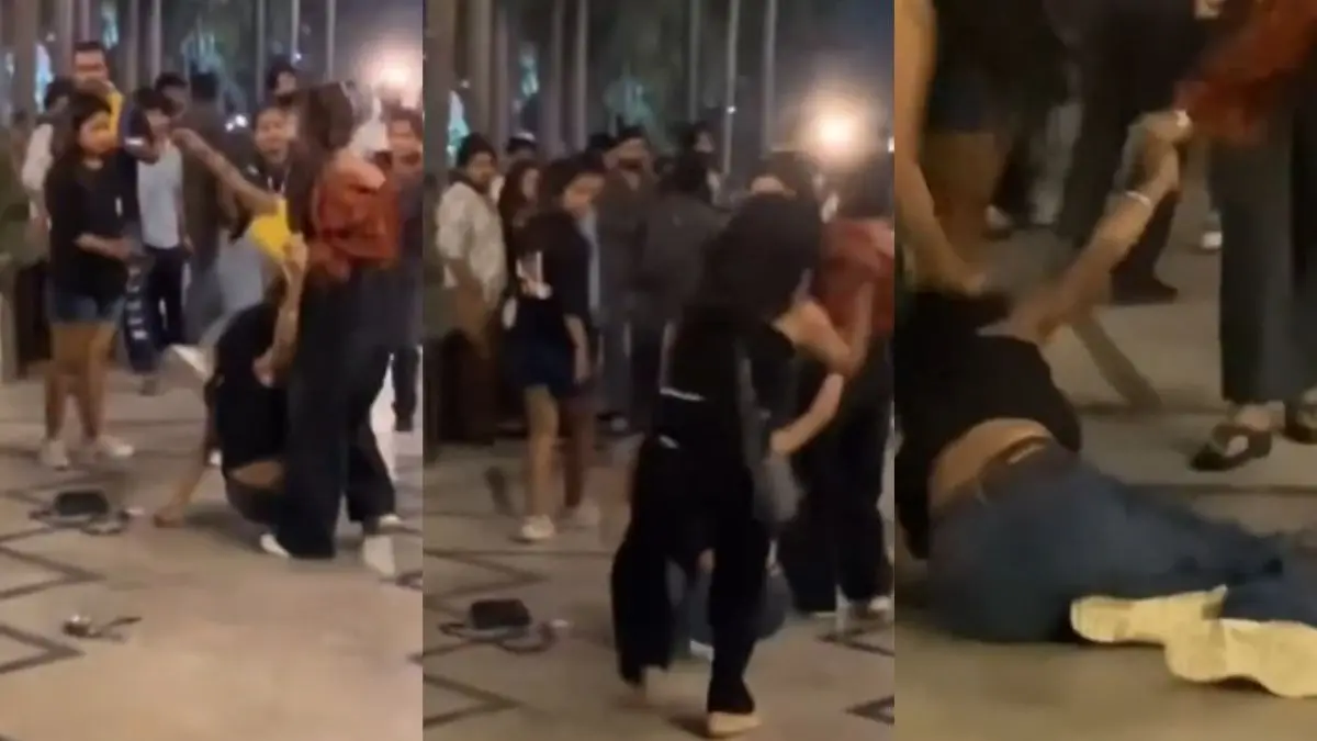VIRAL VIDEO: लात-घूंसे, थप्पड़ और बाल खींचकर दे दनादन... सरेआम दो गुट की लड़कियां भिड़ गईं, जमीन पर पटक-पटक की पिटाई VIRAL VIDEO Kicks, punches, slaps and hair pulling Two groups of girls clashed in public thrashing each other on the ground