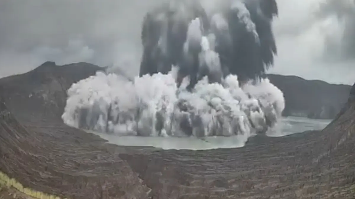 Watch: Taal Volcano In Philippines Erupts Again, Sends Steam and Ash 450 Metres Into the Sky Watch: Taal Volcano In Philippines Erupts Again, Sends Steam and Ash 450 Metres Into the Sky