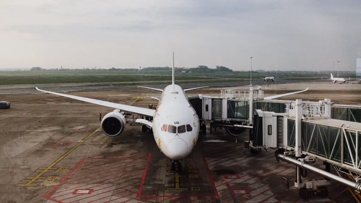 What Is Hub-And-Spoke Flight Model? Here’s How New Varanasi-Delhi Link Will Help Flyers Reach 17 Global Cities More Easily What Is Hub-And-Spoke Flight Model? Here’s How Varanasi- Delhi Link Will Help Flyers Reach 17 Global Cities More Easily