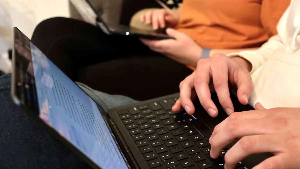 Young and Unemployed? Remote Work, Not AI, May Be the Problem work from home