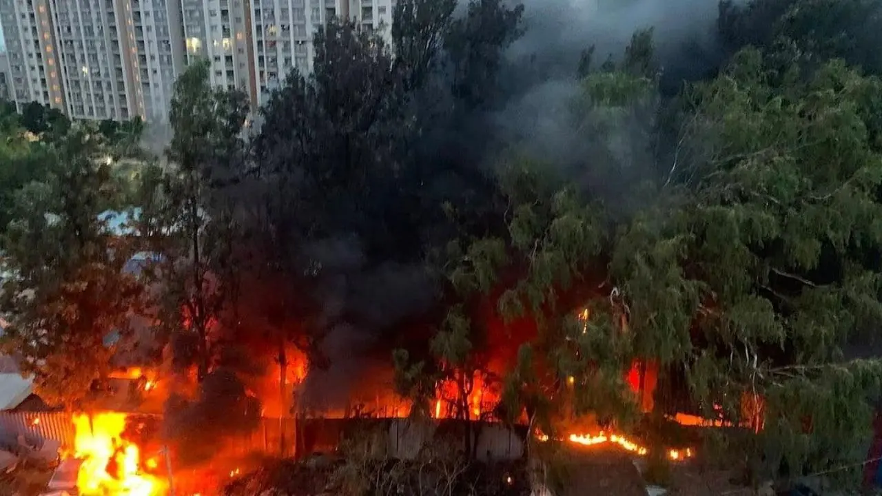 20+Luxury Vehicles Destroyed in a Massive Fire Engulfing a Garage in Bengaluru's Thanisandra 20+ Luxury Vehicles Detsroyed in Bengaluru Fire