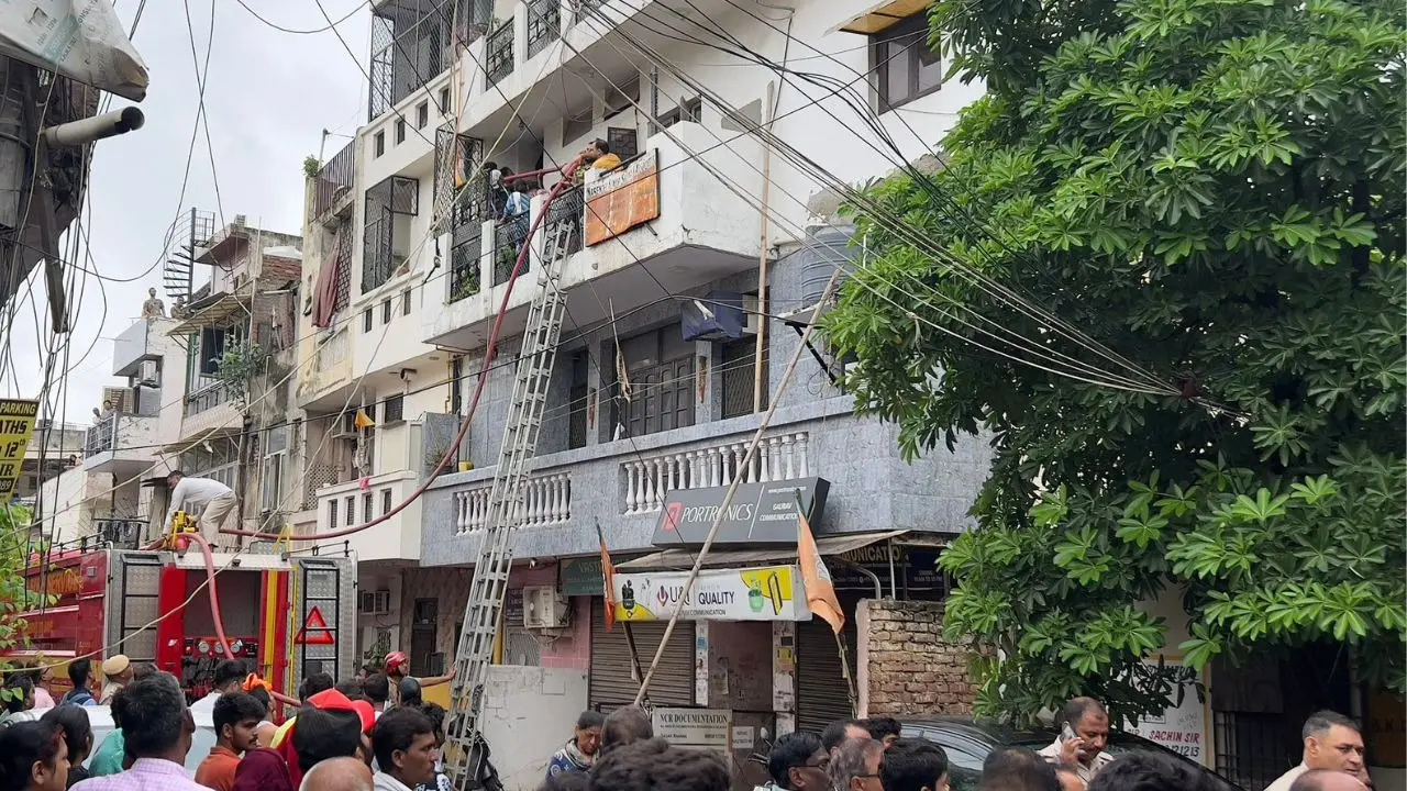 Woman, 2 Daughters Killed After Blaze Engulfs Apartment In South Delhi’s Jor Bagh 3 Killed in Lodhi Colony Fire Tragedy