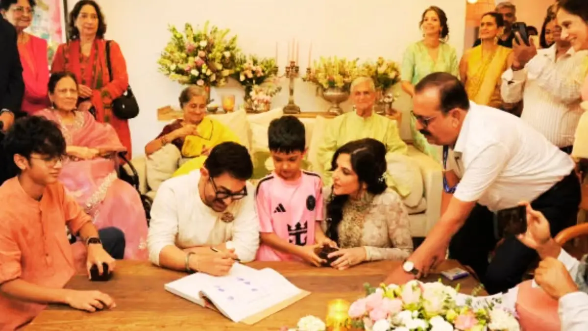 न सात फेरे और न ही निकाह... फिर भी तीसरी बार शादी के बंधन में बंधे आमिर खान, पत्नी गौरी संग पहली तस्वीर VIRAL Aamir Khan-Gauri Spratt are now married