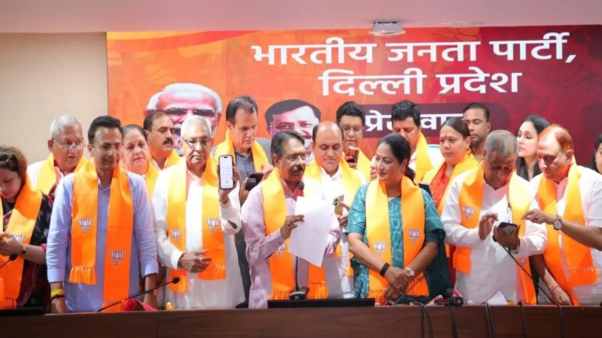 After Breaking Away From AAP Last Year, 16 Indraprastha Vikas Party Councillors Join BJP in Delhi After Breaking Away From AAP Last Year, 16 Indraprastha Vikas Party Councillors Join BJP in Delhi