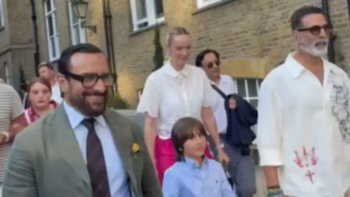 Viral Video: Saif Ali Khan And His Son Taimur Chuckle As Akshay Kumar Pretends To Trip Enroute Lord's Stadium Akshay Kumar, Saif Ali Khan with Taimur at Lords