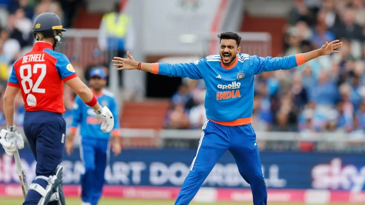 अक्षर पटेल ने रचा इतिहास! बुमराह-अर्शदीप के स्पेशल क्लब में हुए शामिल, ऐसा करने वाले बने चौथे भारतीय Axar Patel becomes first Indian spinner to take 100 T20I wickets