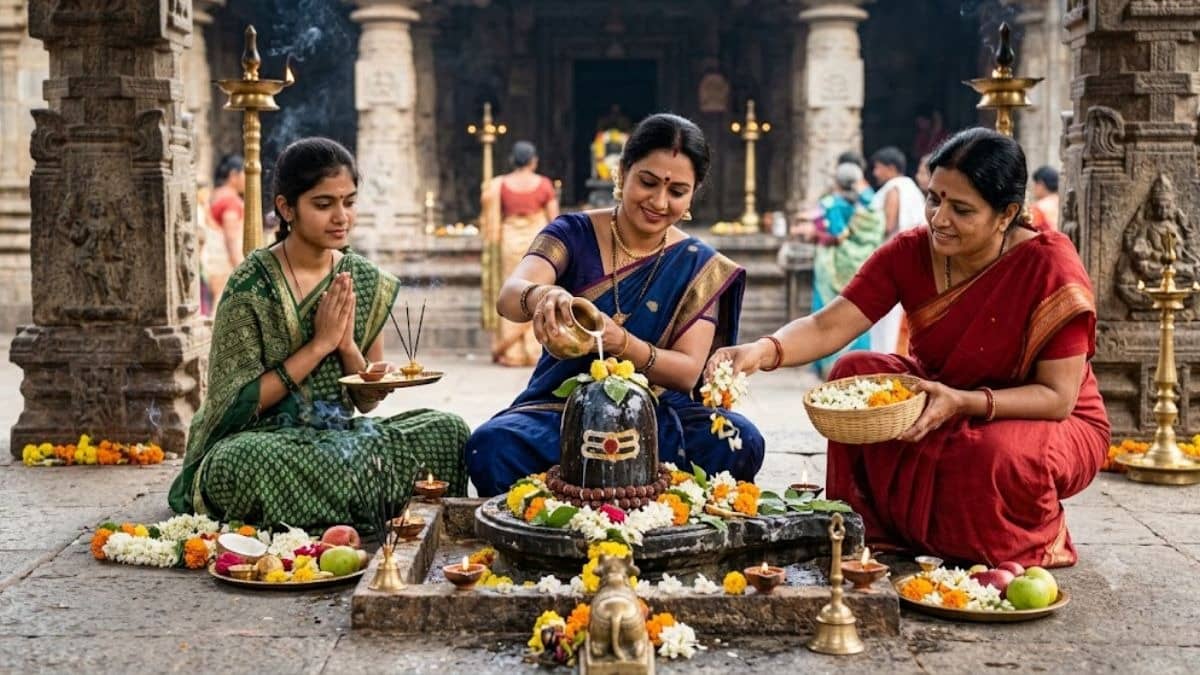 भगवान शिव को चढ़ाएं ये 5 चीजें