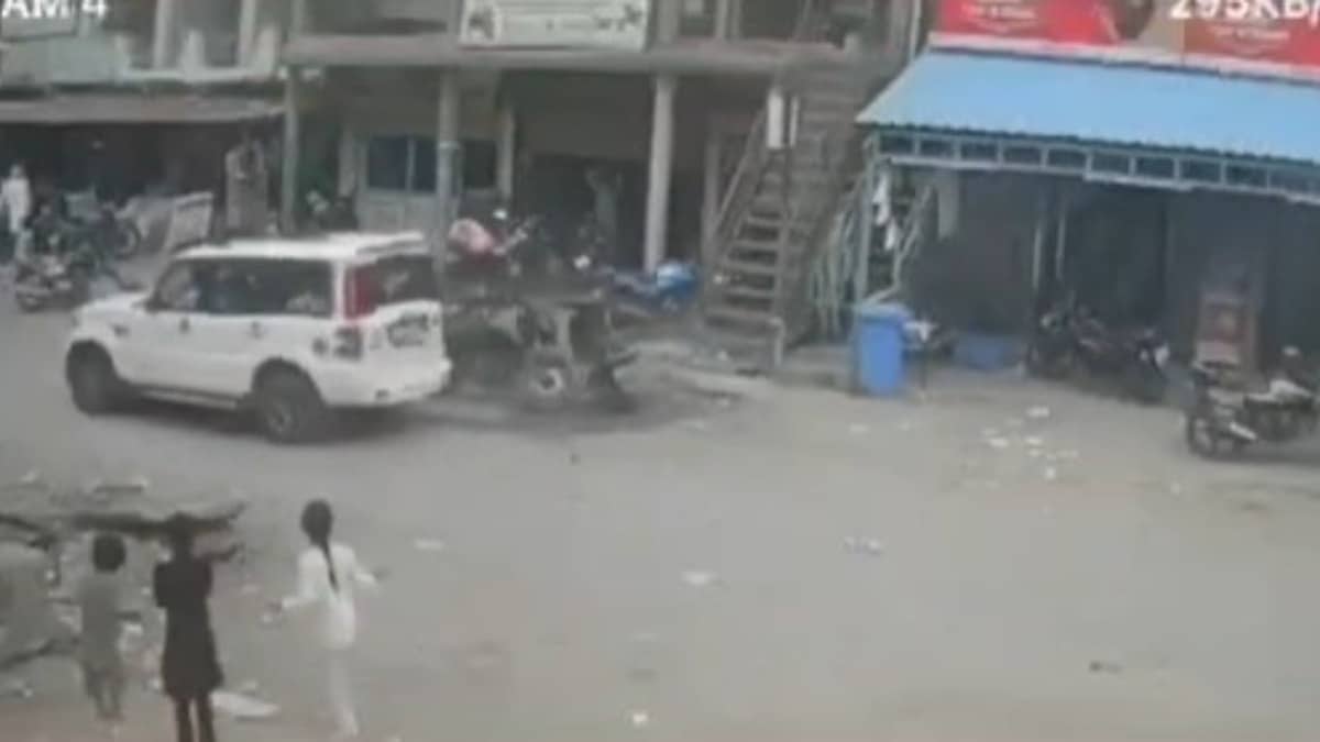 Bhopal Tragedy: 4-Year-Old Killed After Car Runs Over Her While Buying Chocolates, Horror Caught on CCTV 