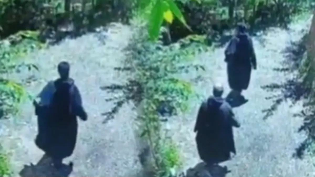 CCTV Captures Armed LeT Terrorists In Shopian Orchard As Massive Counter Terror Operation Enters Day-2 CCTV Captures Armed LeT Terrorists In Shopian Orchard As Massive Counter-Terror Operation Enters Day-2