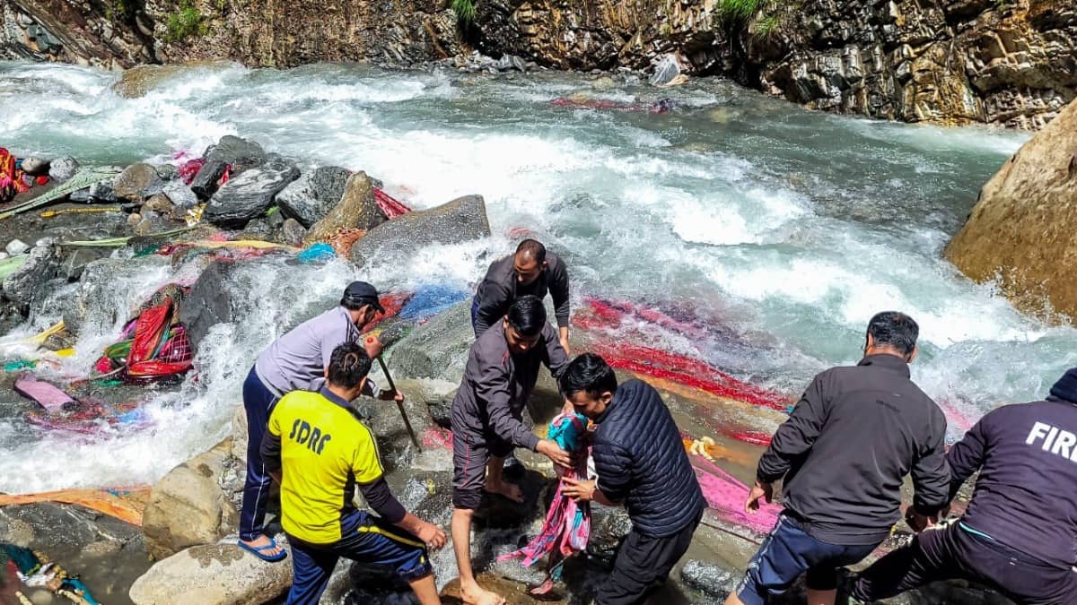 Char Dham, Vaishno Devi Yatras Suspended as Heavy Rain Batters Uttarakhand, Jammu & Kashmir; IMD Issues Alert