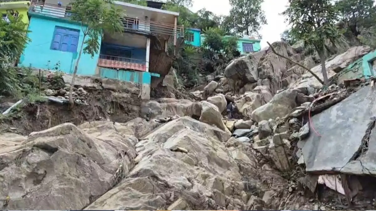 Cloudburst Havoc In Jammu And Kashmir’s Doda District: Lieutenant Governor Orders Immediate Assistance Cloudburst in Doda, J&K: LG Orders Relief as Flash Floods Cause Havoc