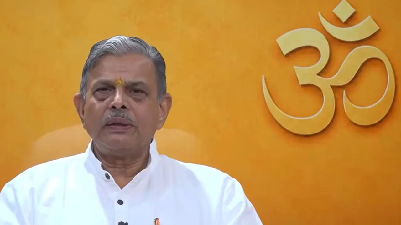 'राम भक्तों की भावना को आघात पहुंचा है...', चढ़ावा चोरी पर RSS की पहली प्रतिक्रिया; कहा- दोषियों को कठोर दंड मिले Dattatreya Hosabale