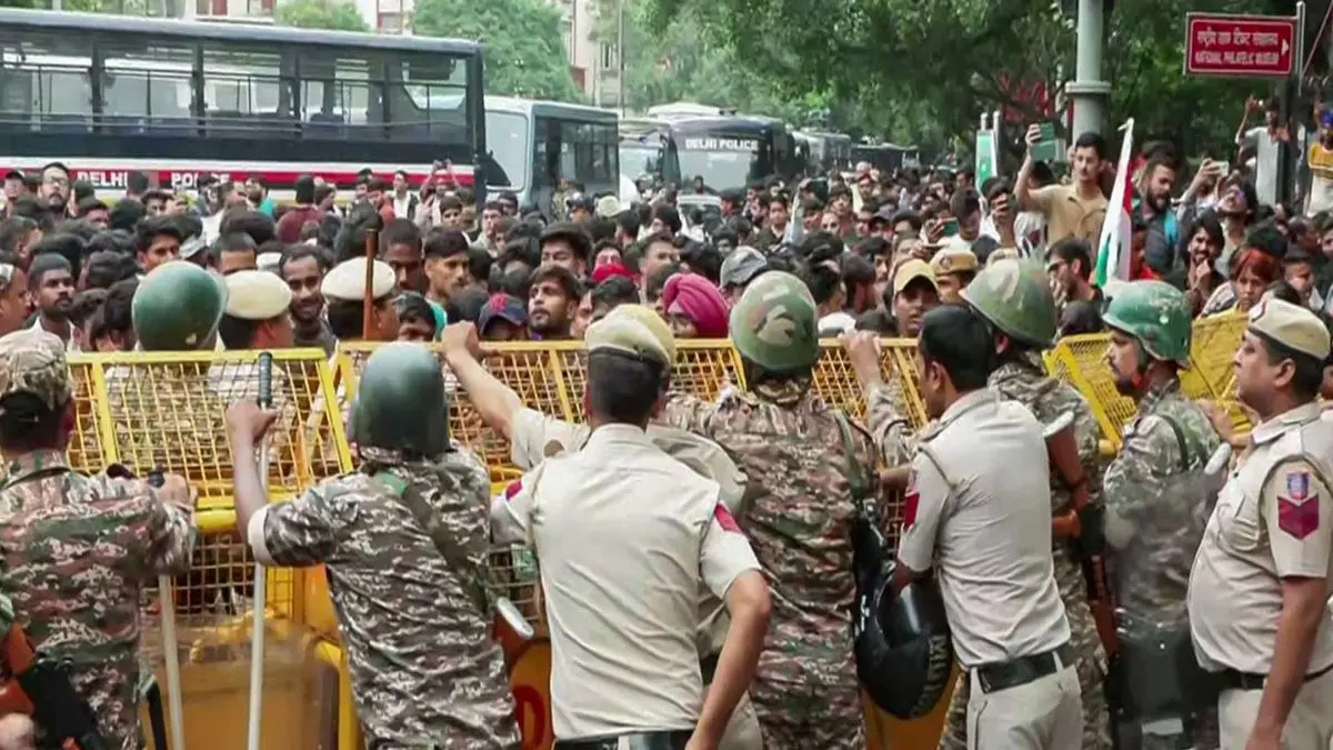 जंतर-मंतर प्रोटेस्ट को लेकर बड़ी खबर, प्रदर्शनकारियों पर नहीं होगी कार्रवाई लेकिन हिस्ट्रीशीटरों पर दर्ज केस नहीं होंगे वापस Delhi government no legal action taken against neet protests people