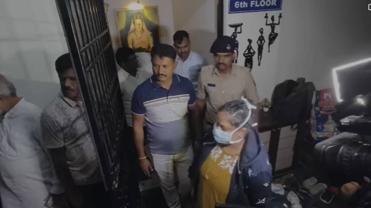 Dharwad Murder Mystery: Doctor Sedated and Stabbed By Wife, 8-Year-Old Son Battles For Life