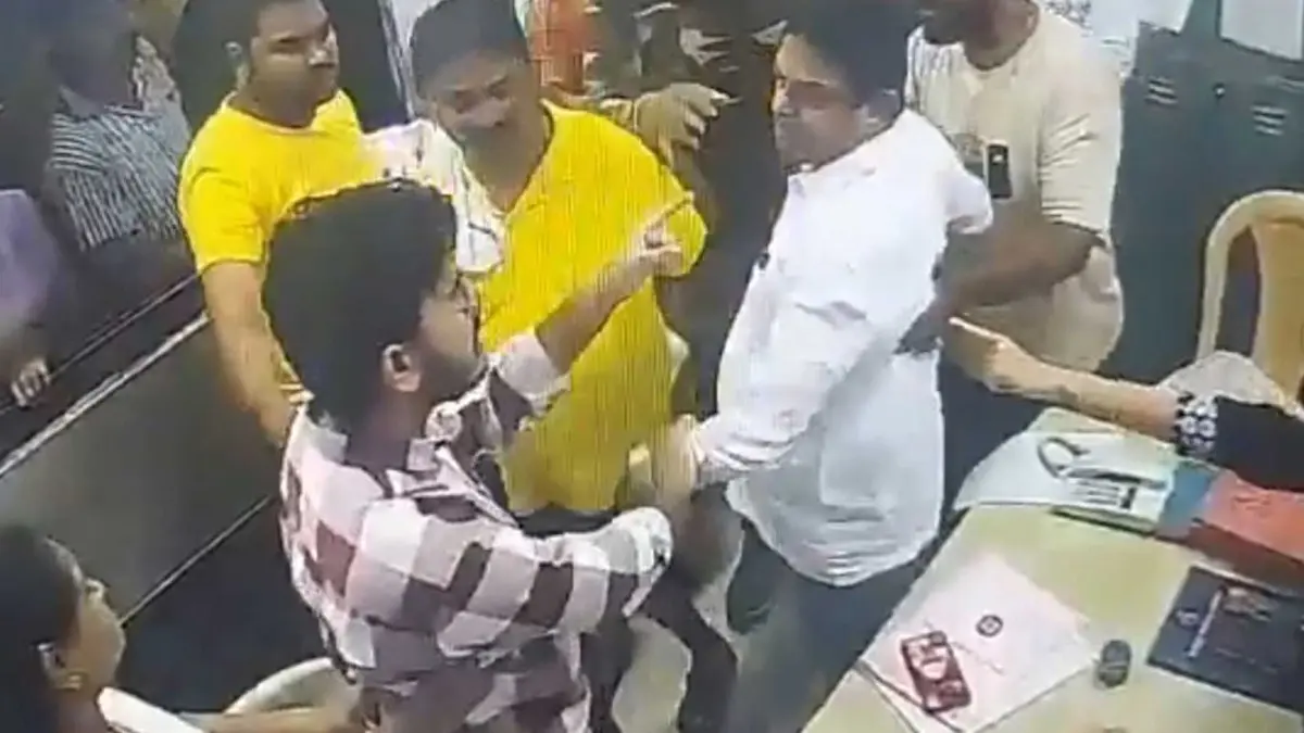 'Didn't Raise My Hand Against Female Doctor': ShivSena Corporator Ramesh Mhatre Expresses Regret For Assault at KDMC Hospital 'Didnt' Raise My Hand Against Female Doctor': ShivSena Corporator Ramesh Mhatre Expresses Regret For Assault at KDMC Hospital