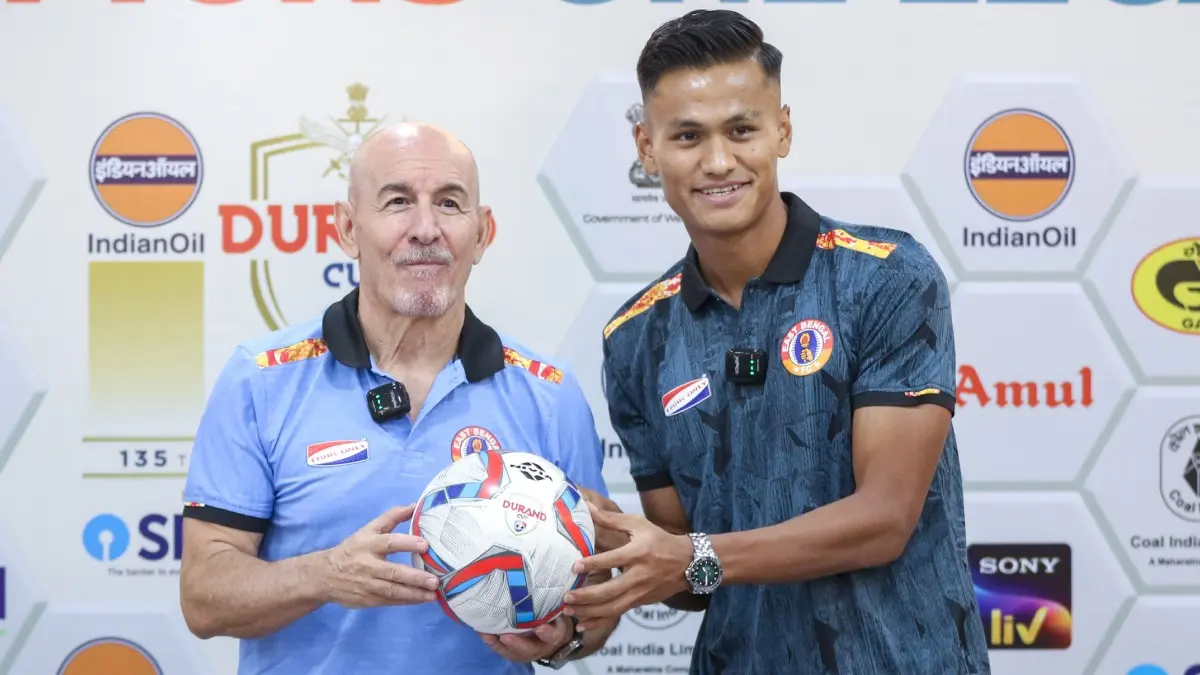 Kolkata Derby To Kickstart 135th Durand Cup, East Bengal To Face Mohun Bagan On Saturday East Bengal coach Antonio Lopez Habas with Jeakson Singh