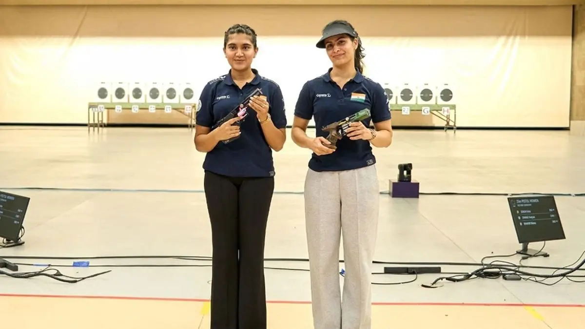 ISSF वर्ल्ड कप में भारतीय बेटियों का डबल धमाका, ईशा सिंह ने जीता गोल्ड, मनु भाकर को ब्रॉन्ज मेडल Esha Singh strikes gold; Manu Bhaker claims bronze
