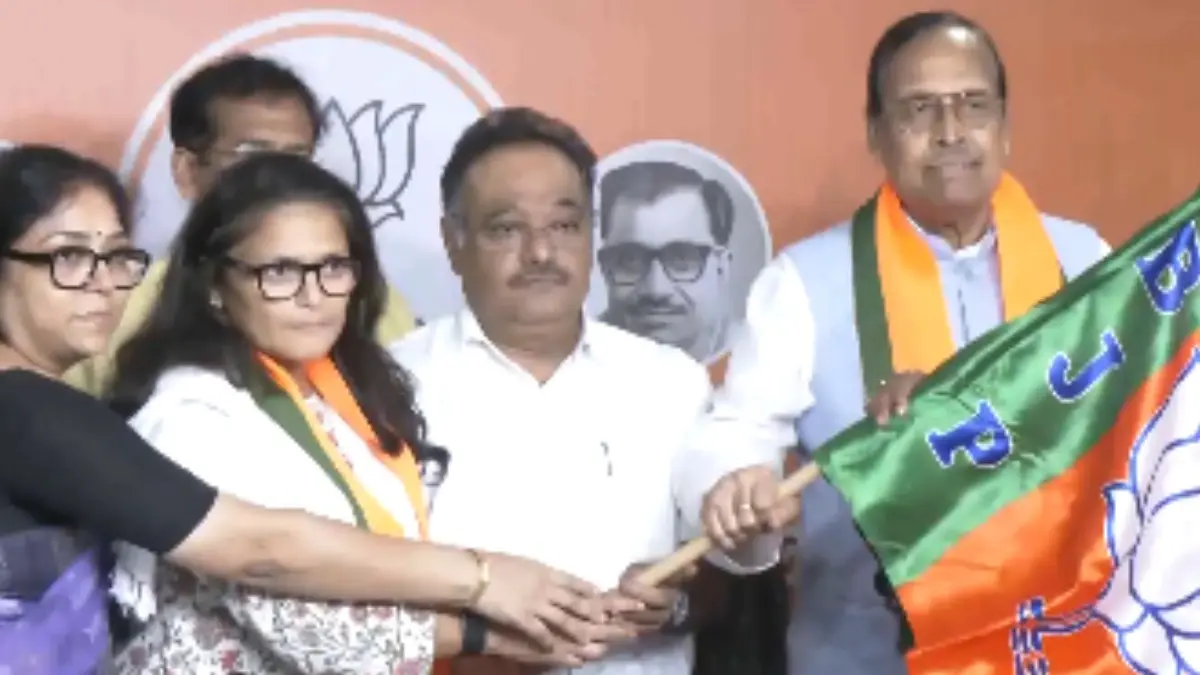 Another Jolt to Mamata: Sushmita Dev, Sukhendu Sekhar Ray, and Prakash Chik Baraik Join BJP in Kolkata After Resigning from TMC Former TMC MPs Sushmita Dev, Sukhendu Ray, Prakash Baraik Join BJP