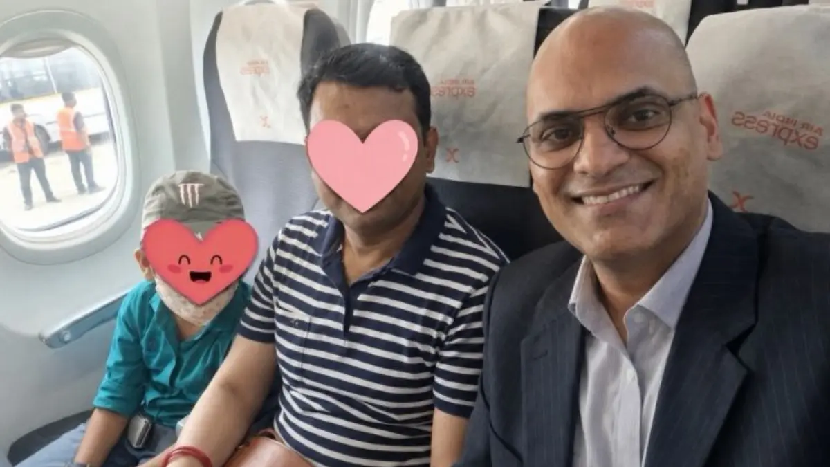 Heartbreaking Reason Why a Young Boy Desperately Wanted a Flight Window Seat Leaves Internet in Tears Heartwarming Reason Boy Wanted Flight Window Seat Leaves Internet in Tears
