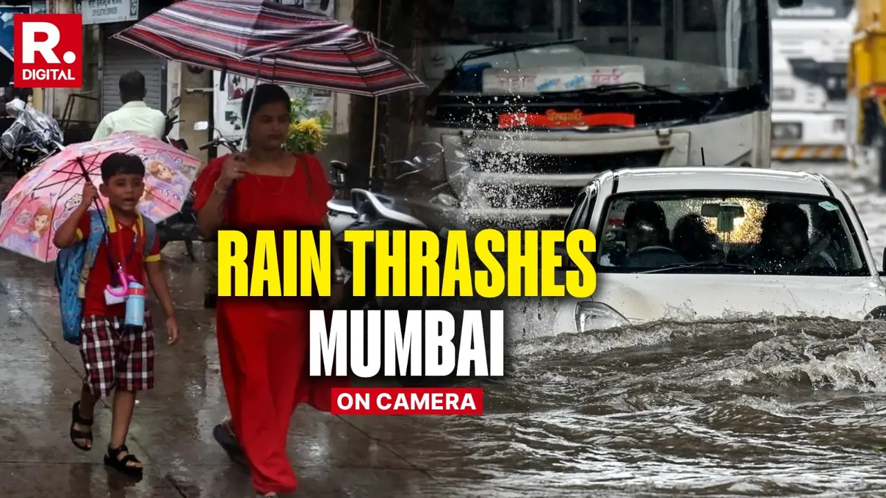 Heavy Rain Causes Waterlogging In Several Mumbai Areas; IMD Issues Red Alert For Next 3 Hours Heavy Rain Causes Waterlogging In Several Mumbai Areas; IMD Issues Red Alert For Next 3 Hours