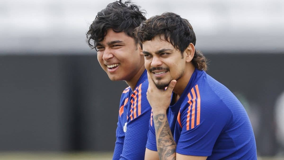 ICC T20 Rankings: सिर्फ 7 पॉइंट का फासला! अभिषेक शर्मा को पछाड़ नंबर-1 के सिंहासन पर बैठे ईशान किशन