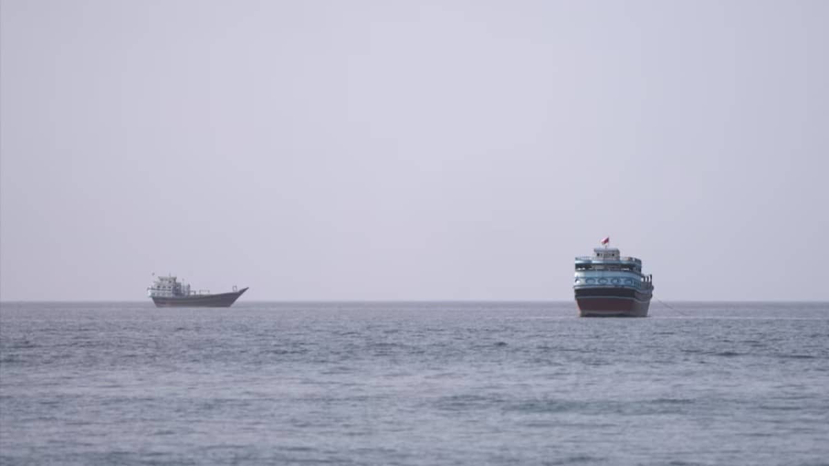 Iran Says It Still Controls Strait, Not Seeking Talks, After Trump Halts Bombing