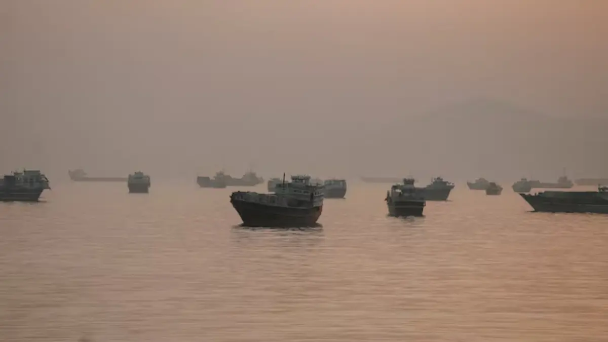 Iran-US Tensions Flare: IRGC Targets Commercial Ships In Strait of Hormuz; Qatar LNG Tanker Among Vessels Damaged Iran-US Tensions Flare: IRGC Targets Commercial Ships in Strait of Hormuz; Qatar LNG Tanker Among Vessels Damaged